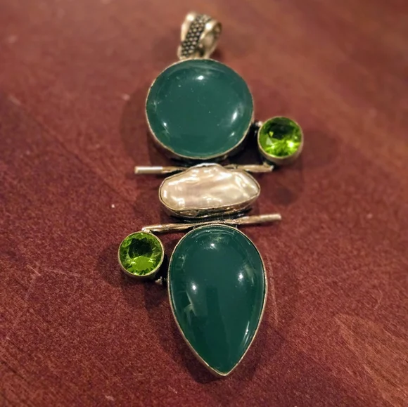 Vintage Artisan Sterling Silver Green Chalcedony Peridot Pearl Pendant - Picture 2 of 5